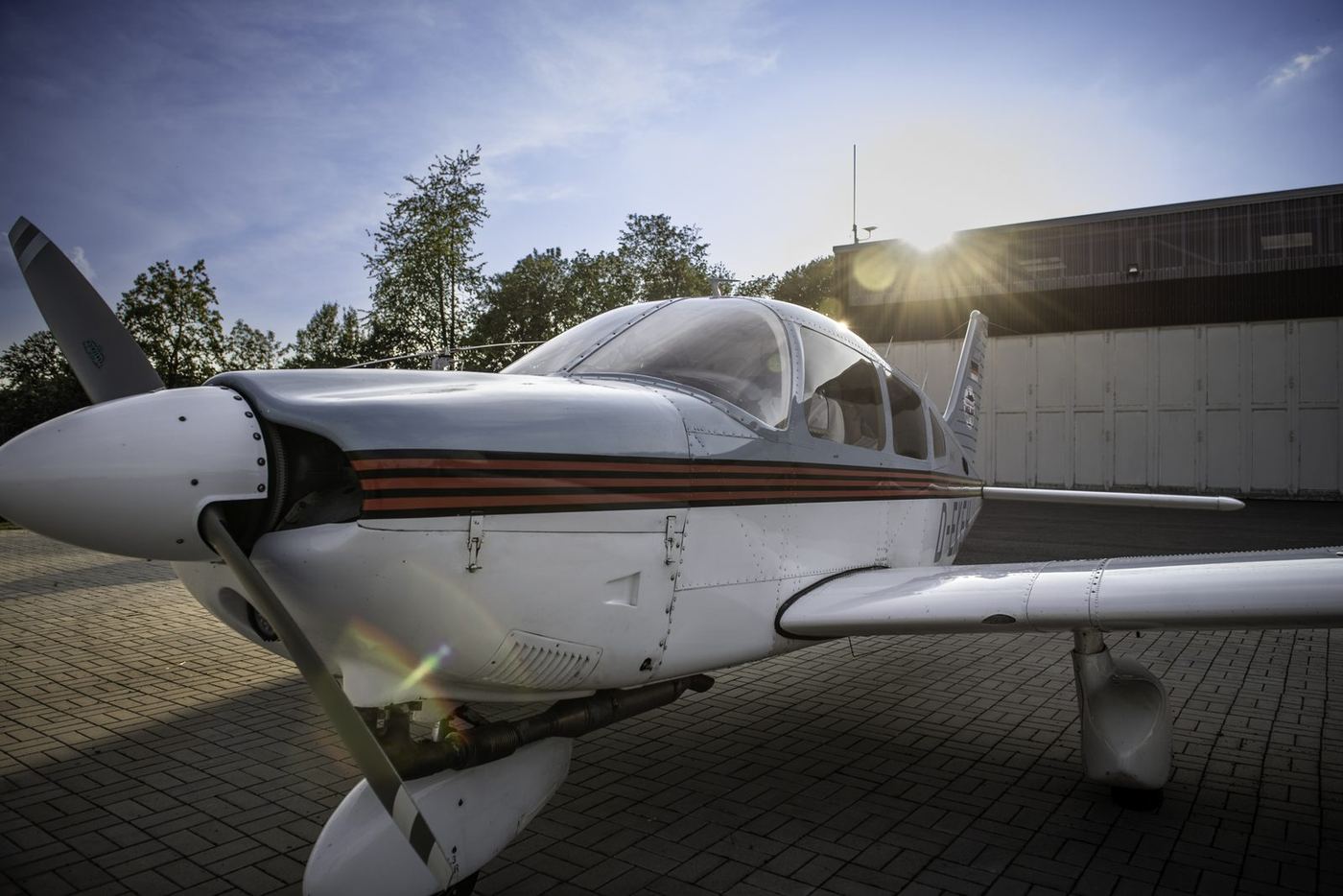 Open-Air-Kino am Flugplatz Meschede-Schüren: Radio Sauerland schafft ein Sommer-Highlight mit region – Bild 11 von 12, Unternehmen | Westfunk